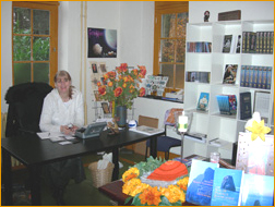 Adidam Spiritueel Centrum, Maria Hoop: Bookshop